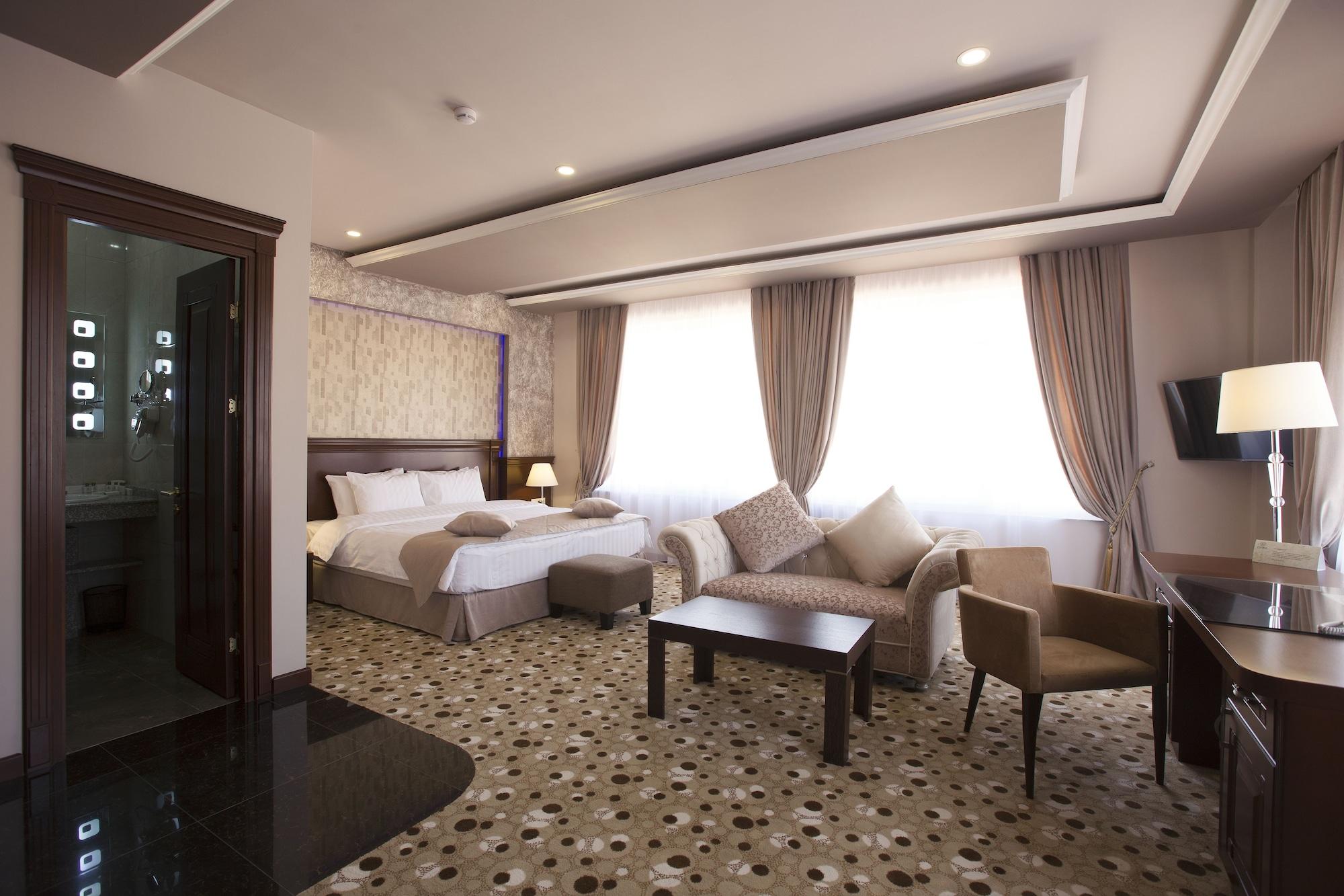 Central Hotel Yerevan Exterior photo
