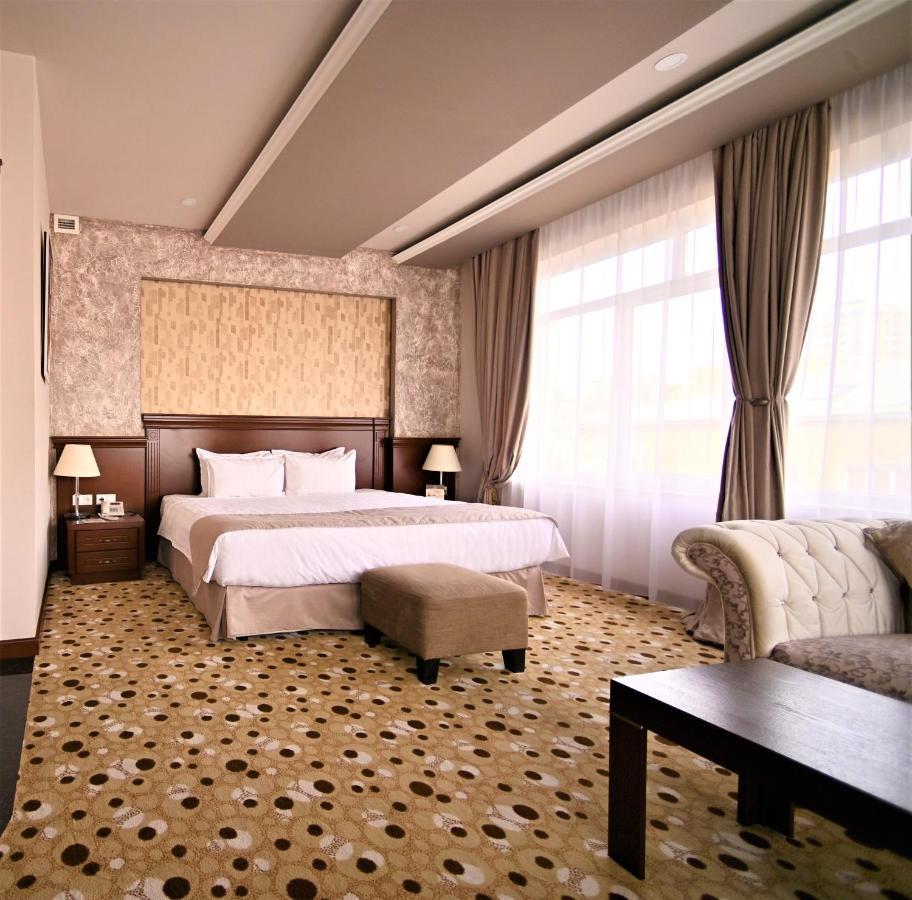 Central Hotel Yerevan Exterior photo
