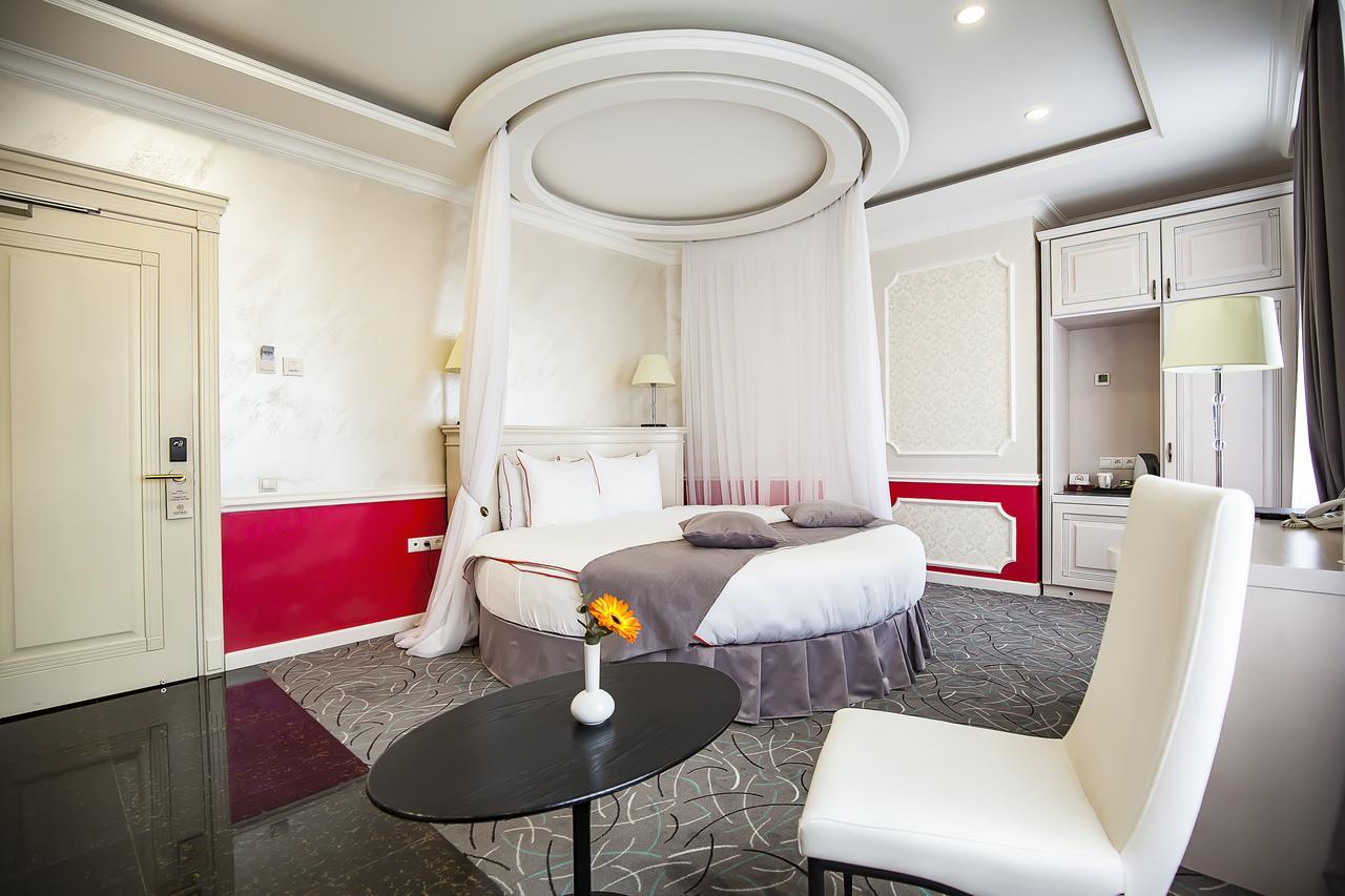 Central Hotel Yerevan Exterior photo