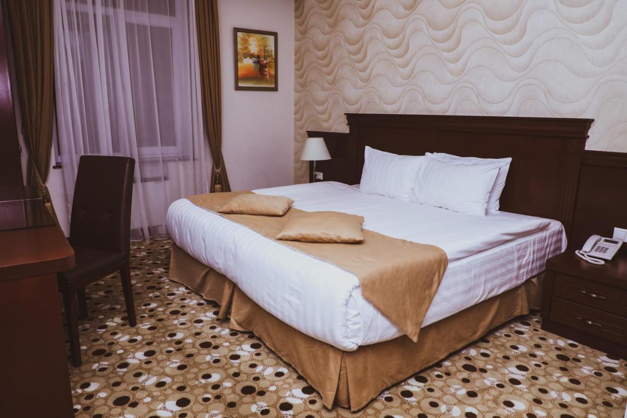 Central Hotel Yerevan Exterior photo